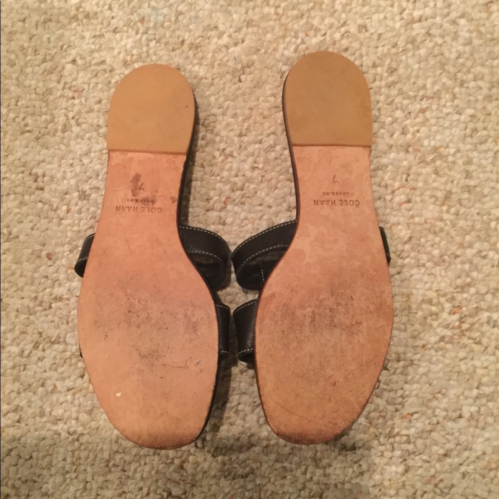 Cole Haan gently worn black leather sandals size 7 - Picture 2 of 2